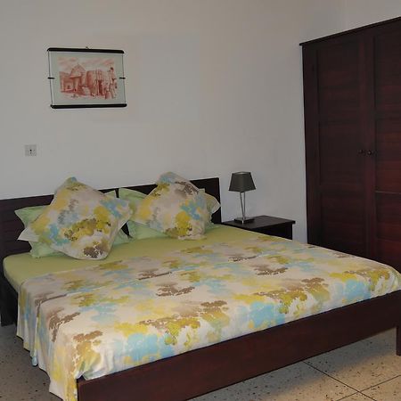 Best View Bed and Breakfast Lomé Esterno foto
